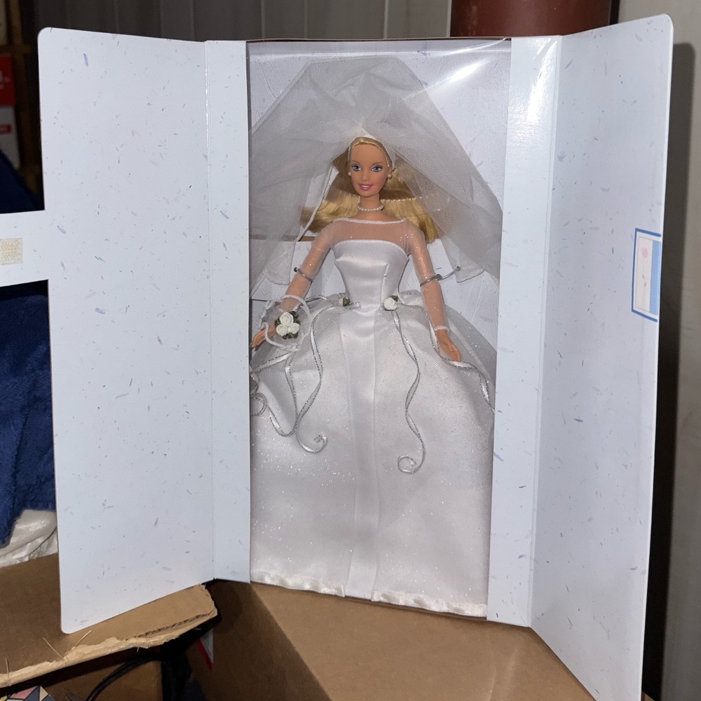 Barbie Blushing Bride Mattel Vintage 1999 Wedding Dress Veil #26074 NEW NFRB